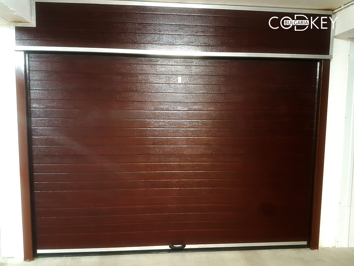 Секционна врата на гаражна клетка в новопостроена кооперация в град София_005