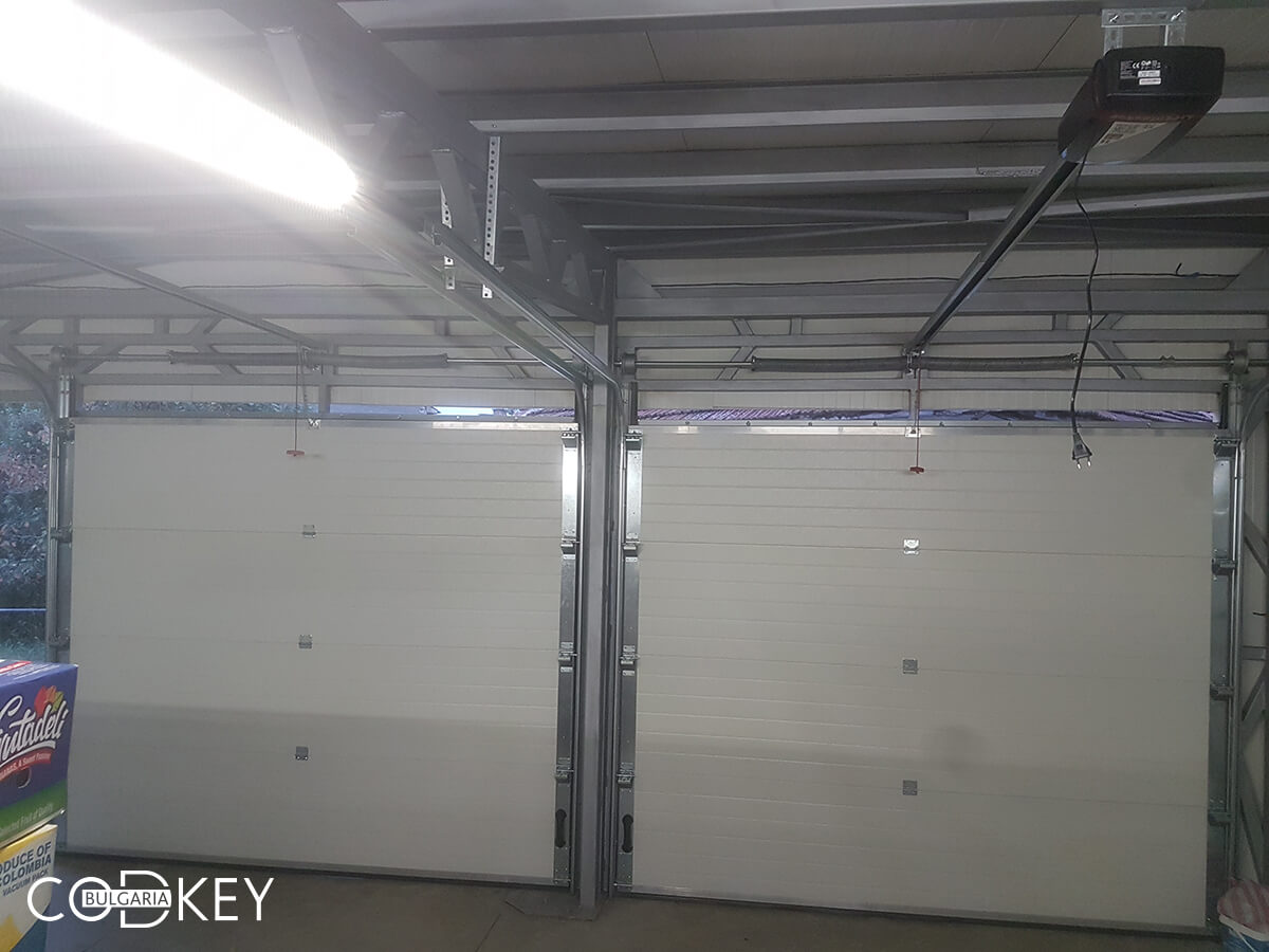Гаражни секционни врати на складово помещение в град Берковица_010