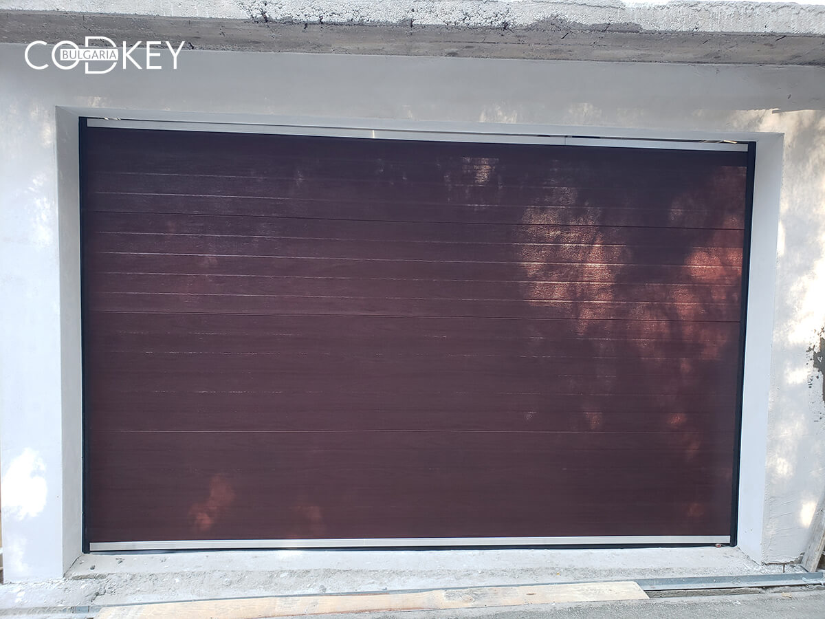 Секционна гаражна врата в град Мездра_003