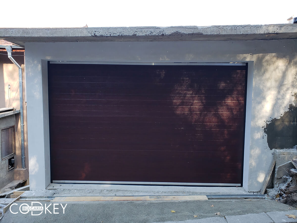 Секционна гаражна врата в град Мездра_004