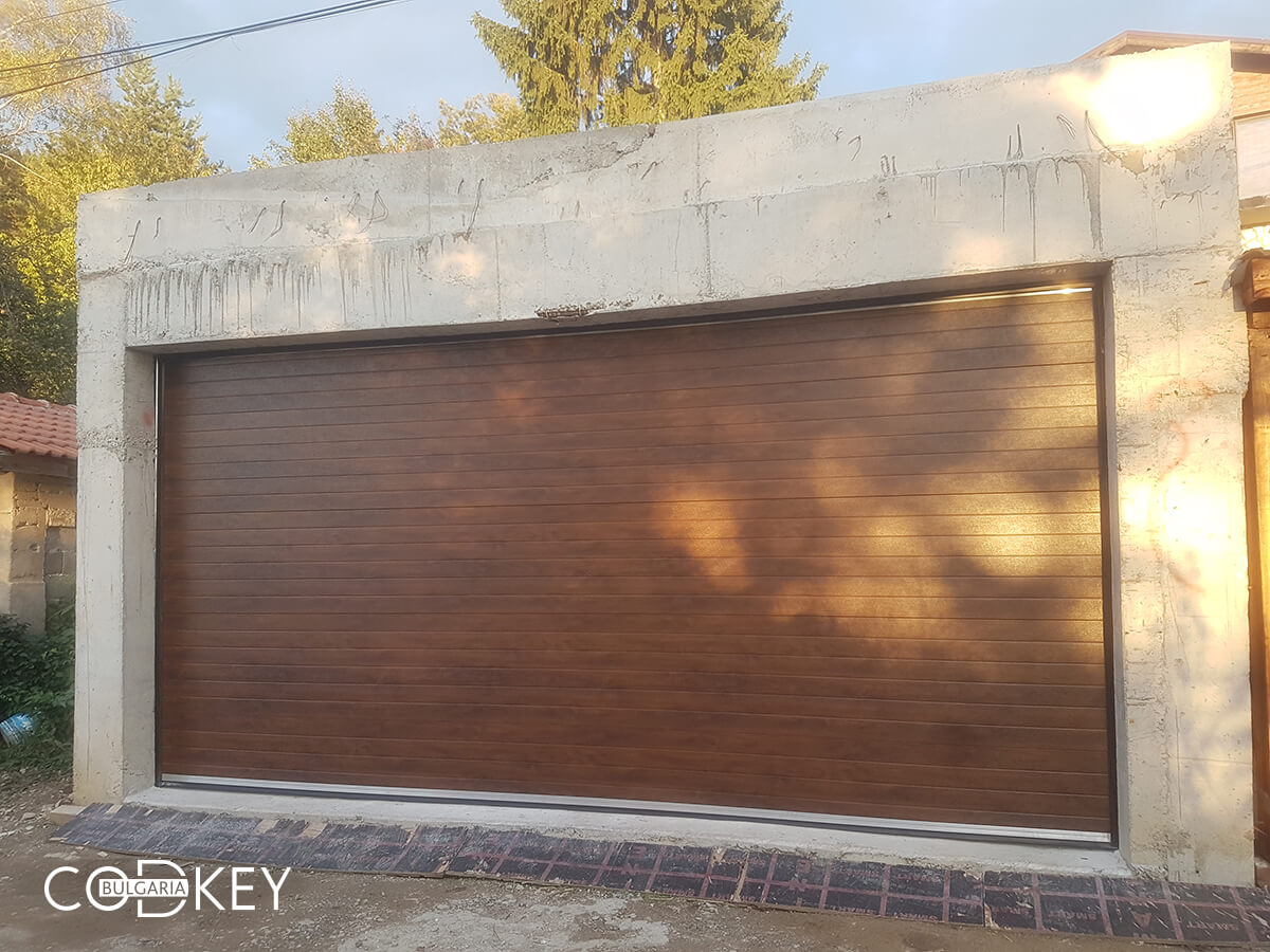 Секционна гаражна врата в село Рударци_003
