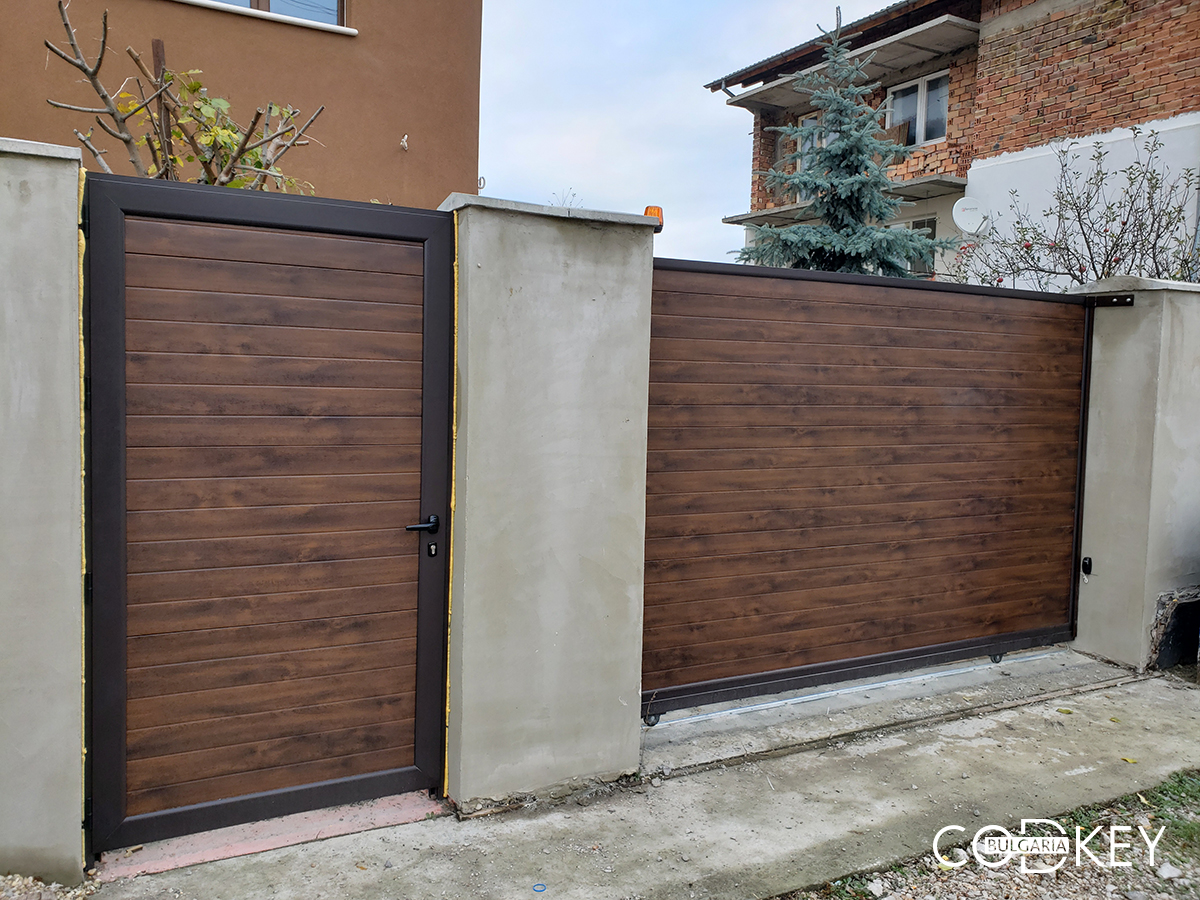 Плъзгащи се дворни врати, пешеходна врата и оградни пана в Божурище ...