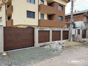 Плъзгащи се дворни врати, пешеходна врата и оградни пана в Божурище_006
