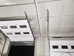 Индустриални секционни врати на автосервиз в град Бяла_029