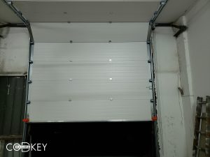Индустриална секционна врата на автосервиз в град Банкя_006