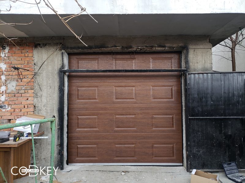 Секционна гаражна врата в село Храбрино_001