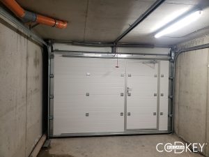 Гаражна секционна врата на подземен паркинг в новострояща се кооперация в град София_06