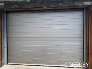 Гаражна секционна врата в град Лом 001
